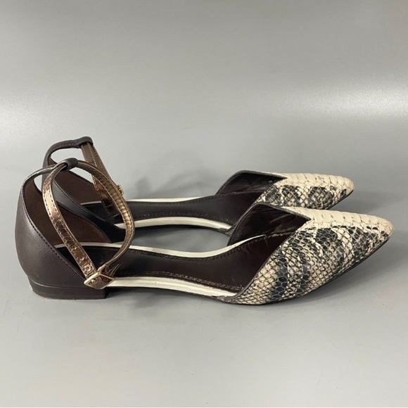 Tory Burch V-cut Ankle Strap Python Sandals, Size 6 - Picture 2 of 6